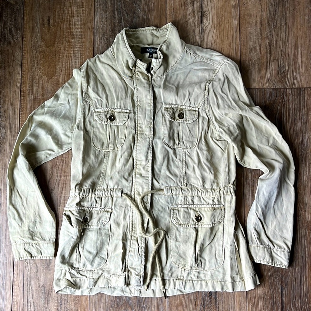 Women’s lightweight jacket
